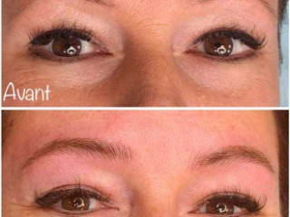 seance-de-microblading-sourcils-technique-3d-ultra-realiste