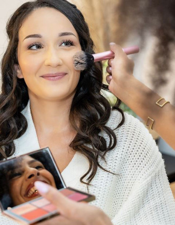 seance-de-maquillage-intemporel-coaching-image-big-0